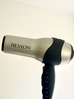 Revlon hair dryer / blow dryer