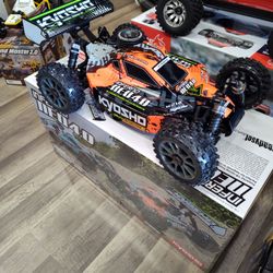 Kyosho Inferno NEO 4.0 RC Buggy .nitro driven brand new