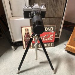 Vintage camera as in picture📷📸