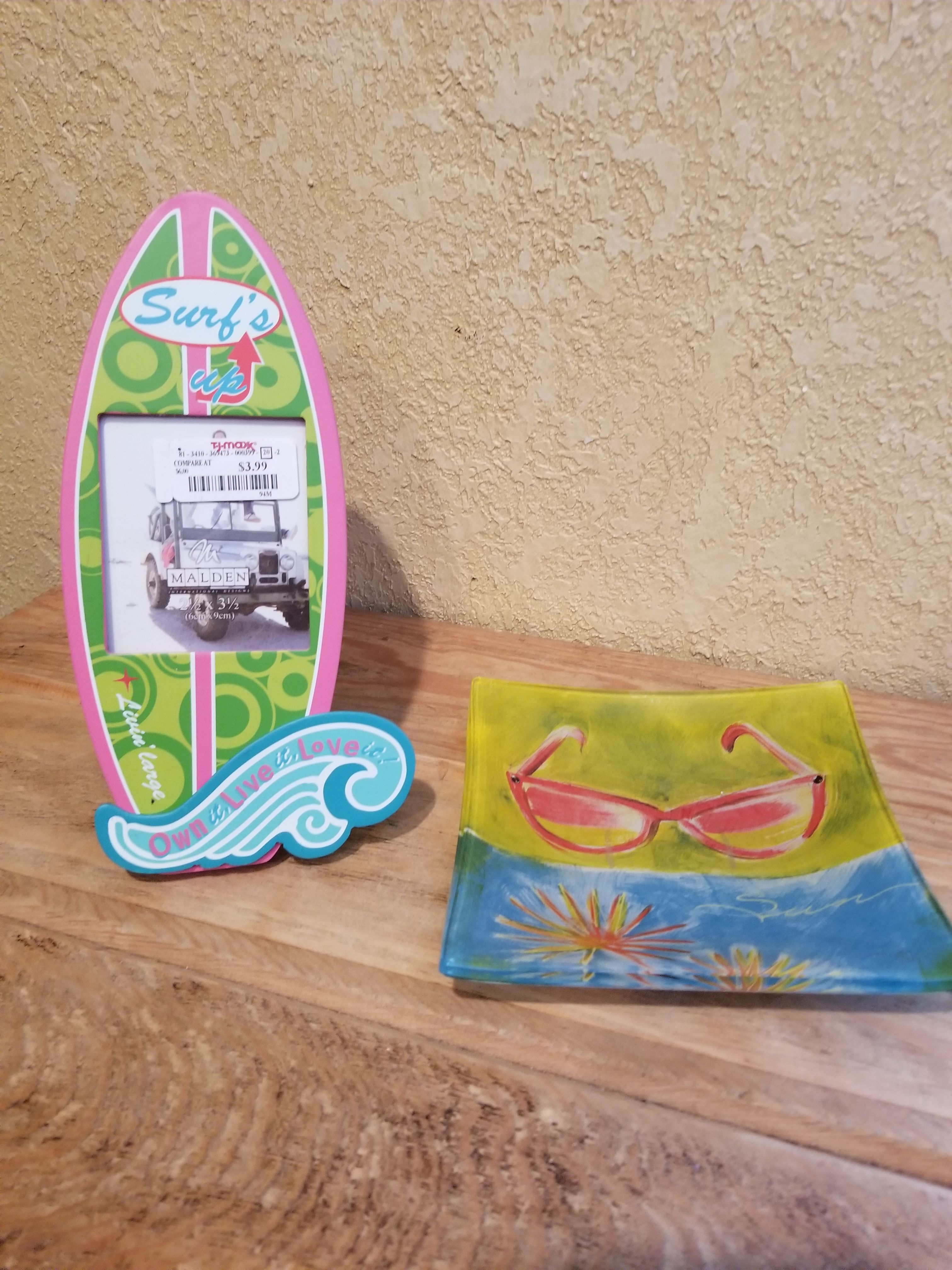Surfboard coastal picture frame & small plate with sunglasses