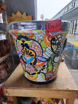 15%off maceta talavera extra grande ($350)tel (contact info removed)