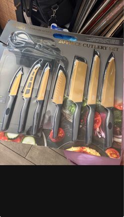 Culinary knife and cutting board set