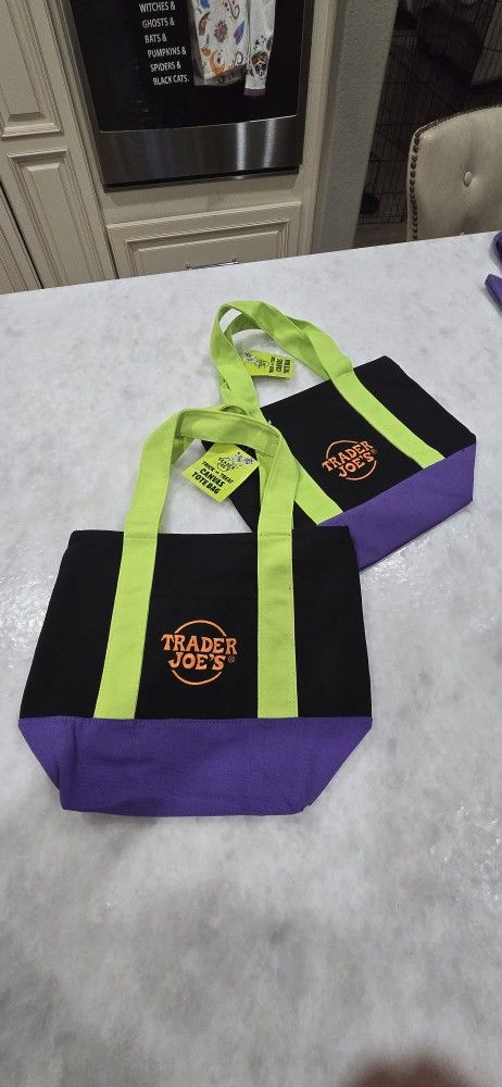 Trader Joe's Halloween Tote Bag Black $15