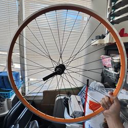 700c fixed front wheel