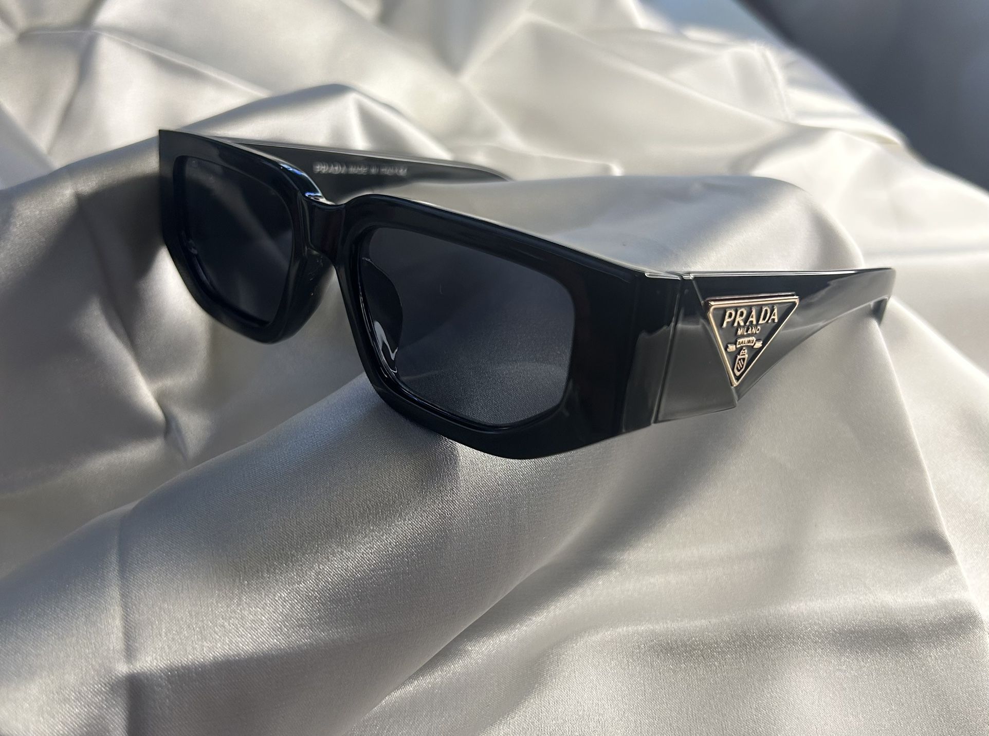 Designer Sunglasses Comes With Box And Case