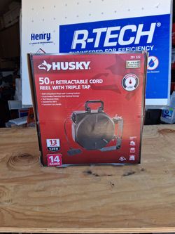 Husky 50ft Retractable Cord Reel Wall Mount with Triple Tap 14/3 Medium Duty : New in Box
