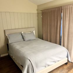 Queen Bed And Frame 