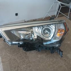 2014-2020 TOYOTA 4 RUNNER HALOGEN HEADLIGHT DRIVER SIDE  OEM 
