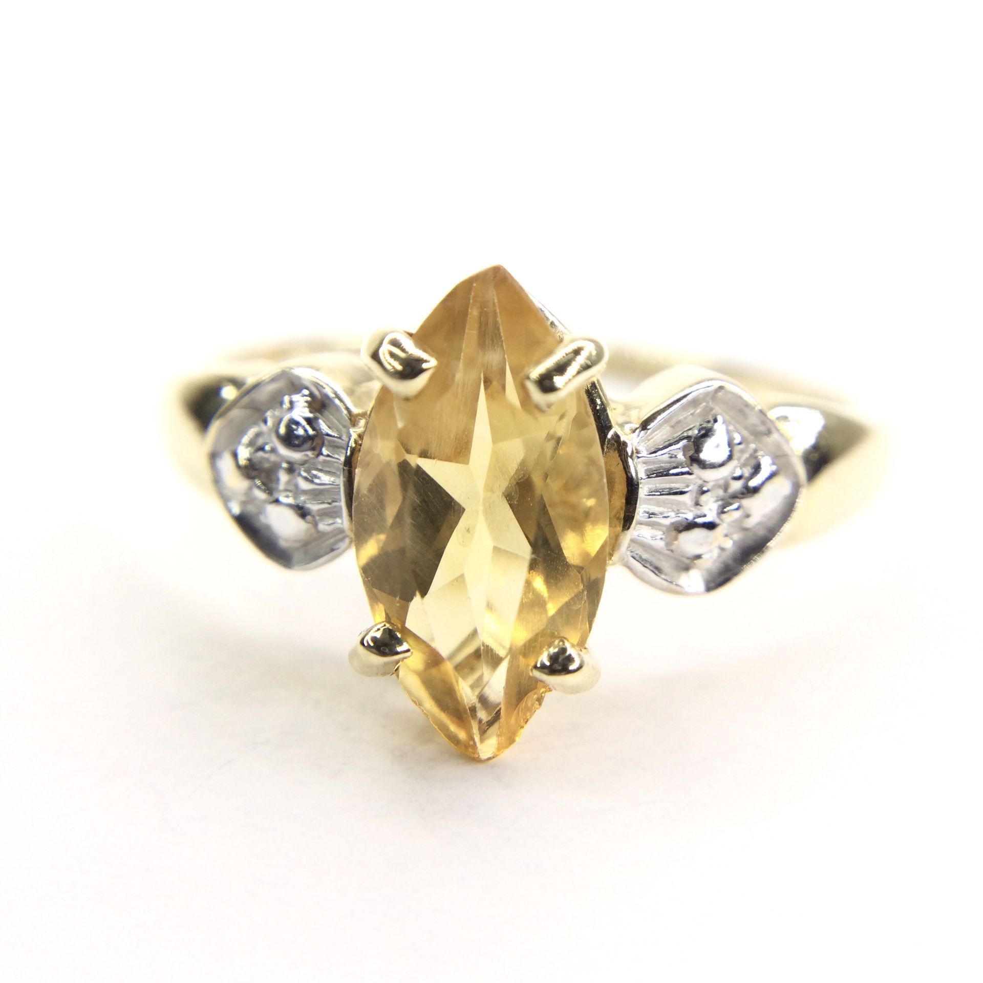 10K Yellow Gold Citrine Solitaire Ring 