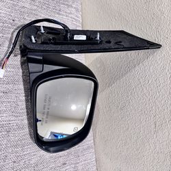 2015 to 2020 TOYOTA SIENNA MIRROR RH