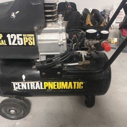 Central Pneumatic 125 PSI Air compressor