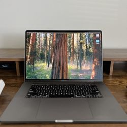 MacBook Pro 16” – i9 / 64GB RAM / 1TB SSD – Excellent Condition Battery Only 104 Cycles 