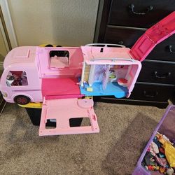 Barbie R.V.