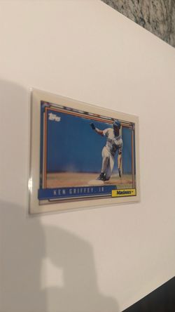 1992 Topps Ken Griffey Jr. Mariners Baseball Card