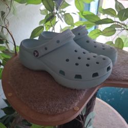 CROCS