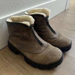 Ugg Boots, Womens Size 7