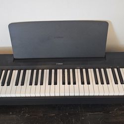 Yamaha Digital Piano (P-143B)