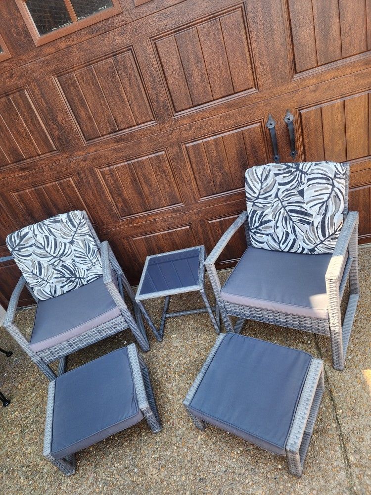 *** 5 PIECE RESIN WICKER PATIO SET ***