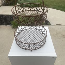 White And Bronze Metal Circle  Basket