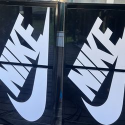 Nike shoe shelf 