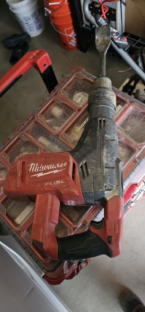 Milwaukee Roto Drill
