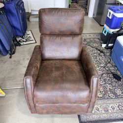 Leather Recliner From Jerome’s Nice Shape Clean 