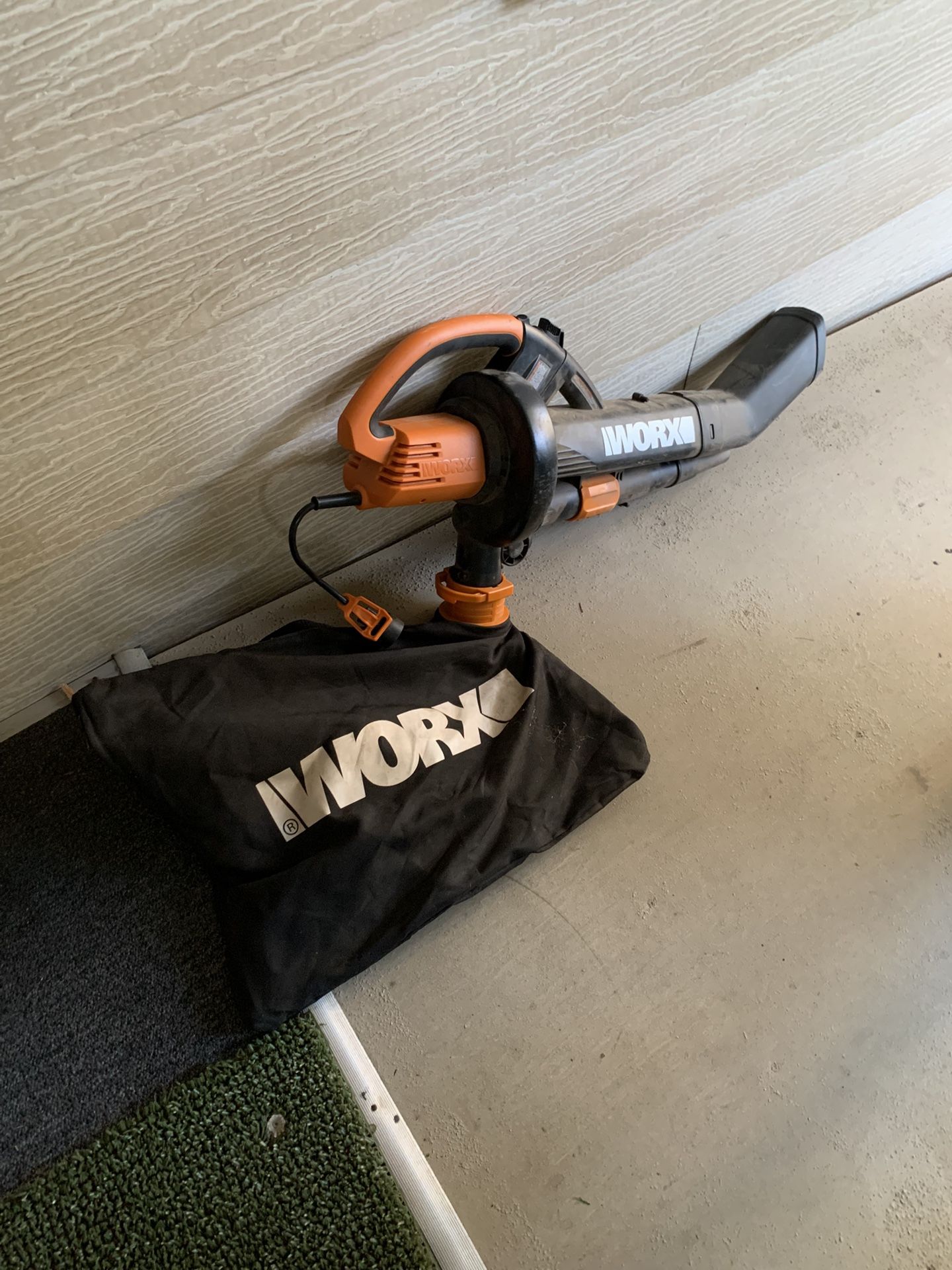 Blower & vacuum with bag