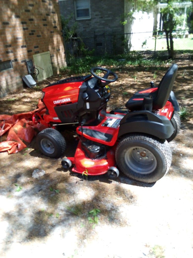 Brand New Craftsman Lawn Mower T3200 25 Hp