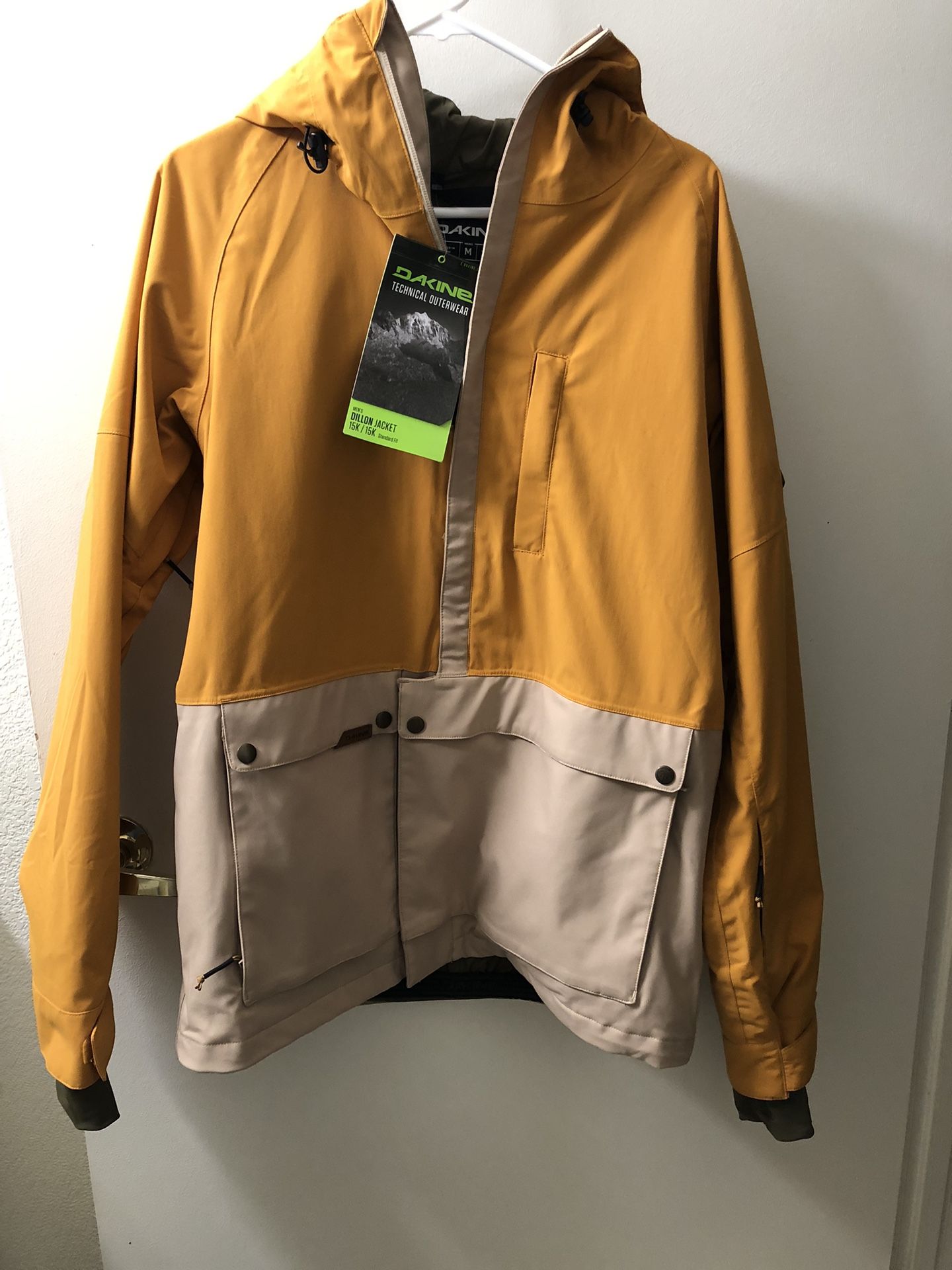 Dakine Men's Dillon Shell Snowboard Jacket Size M Golden Oak Rawhide New