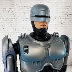 NECA Robocop REEL TOYS Figure 1/4 Scale This is the Large 18"  The Blue Version of this figure, very hard to find

 BOX HAS  DAMAGE COMES WITH ALL ACE