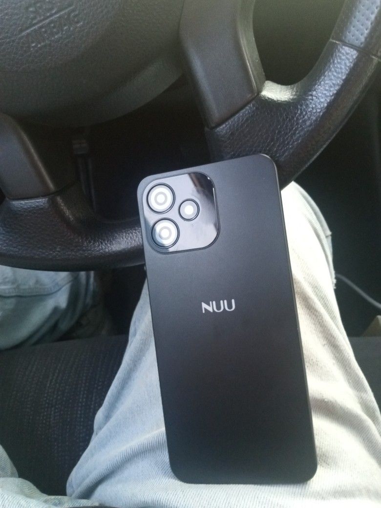 Nuu Cell Phone