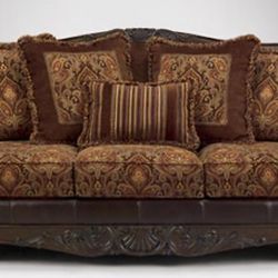 Beautiful Sofa From Ashley Furniture In Excellent Condition 