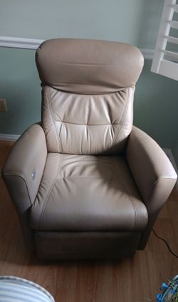 Leather Recliner, Dual Power, Swivel