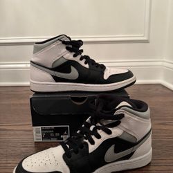 Nike Air Jordan 1 Mid Shoes