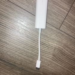 Apple Thunderbold 3 (USB-C) to Thunderbolt 2 Adapter