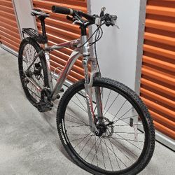 GIANT REVEL Mountain Bike