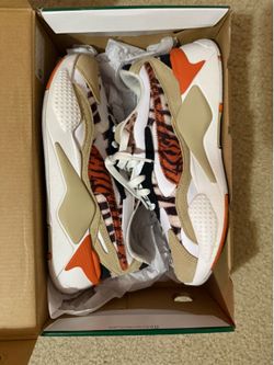 Like new pumas