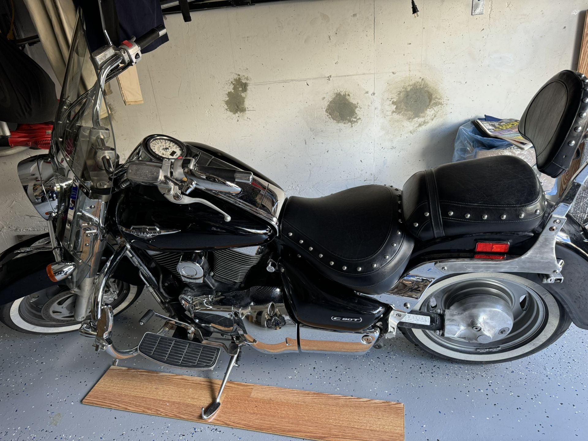 Suzuki blv C90