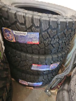 New set of tires all terrain 35 1250 20 lt