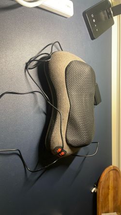 Papillon neck massager
