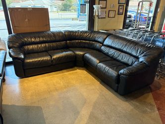 Black Leather Curved Corner Couch