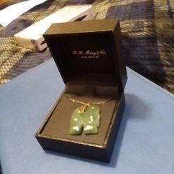 Bridge gemstones: JADE Elephant Pendant W/Chain