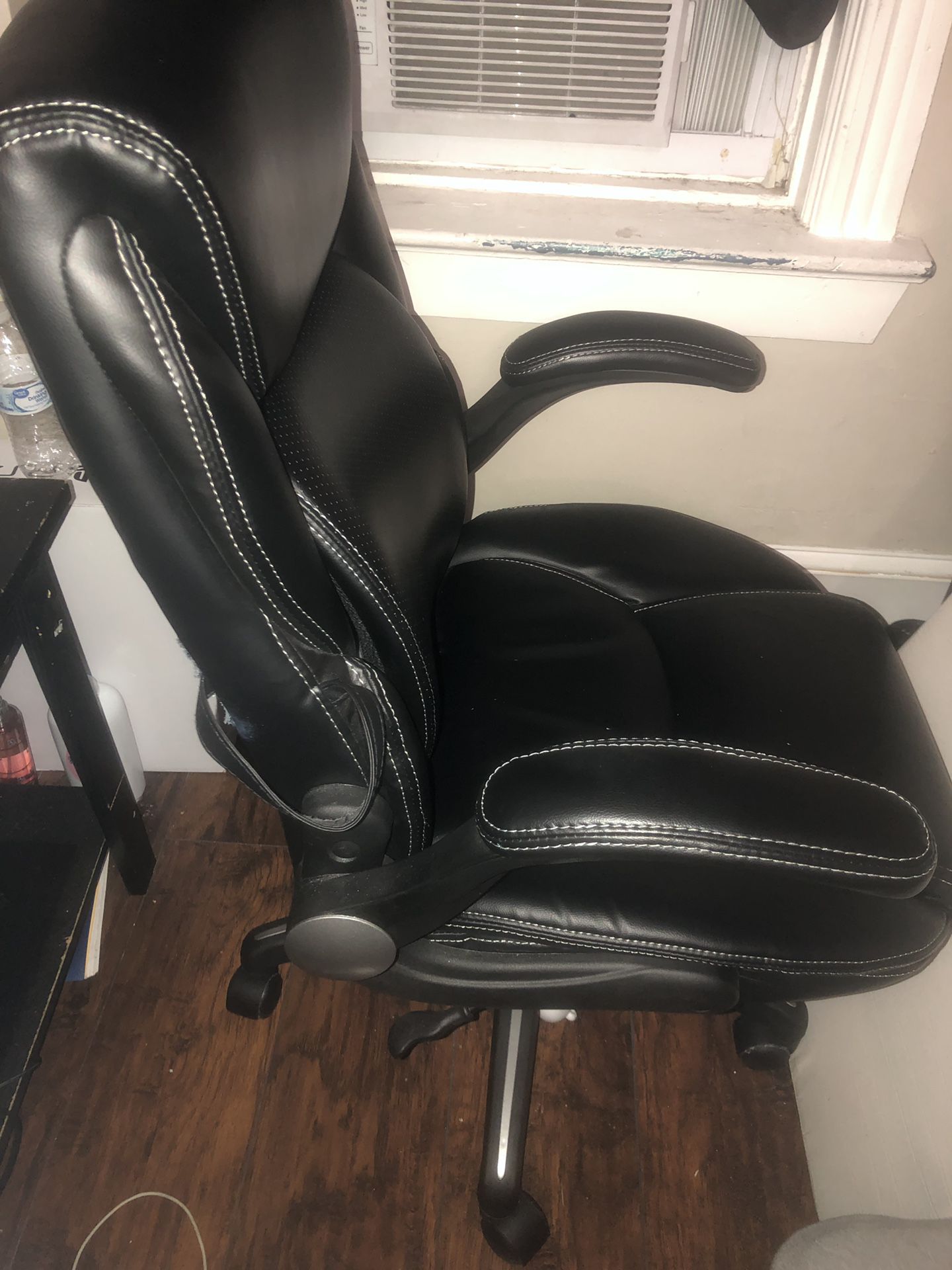 Office chair/ Gamer chair like new