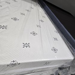 Twin mattress and box spring