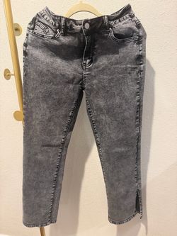 Gray Acid Wash Cropped Jeans