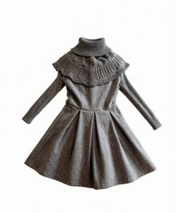 gray long-sleeve pleated dress
