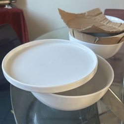 NEW White Ceramic Large Set 3 Bowls With Lids  SALE SALE $30 🍀