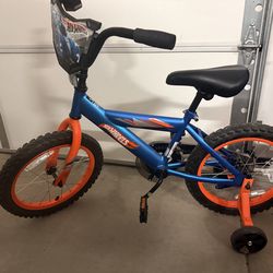 Hot Wheels bike with training wheels, vroom sound effects