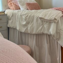 White Serta Twin XL Comforter with Pillow Sham