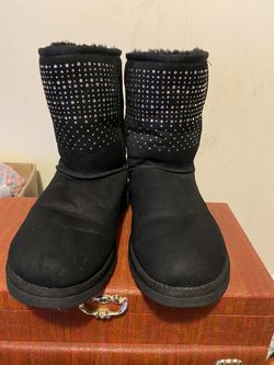 Ugg size 8.5 for women blind